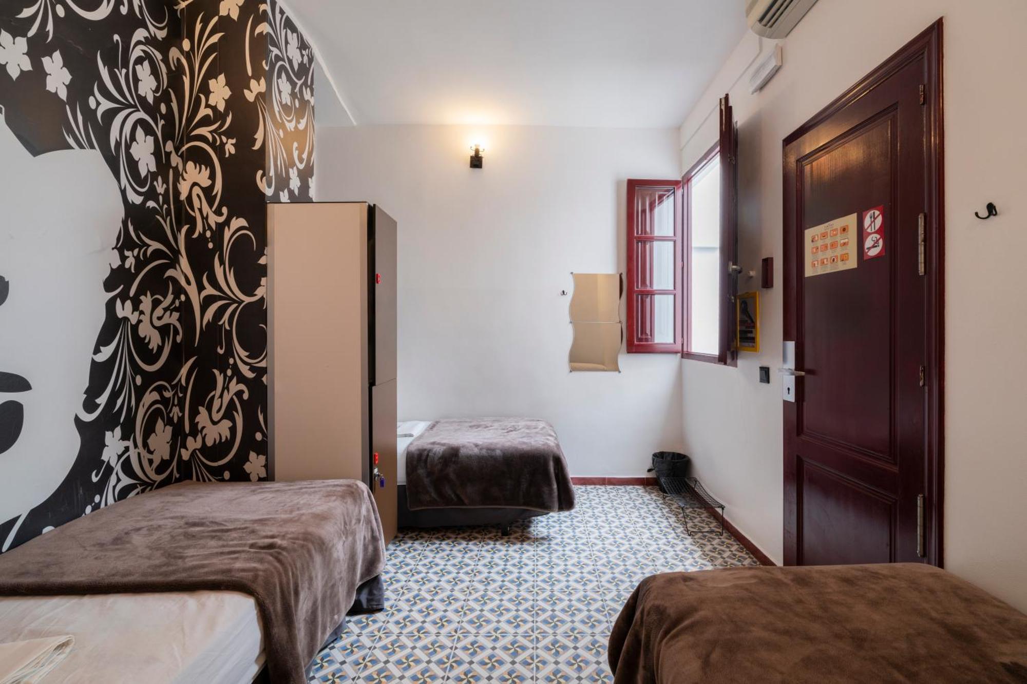 Home Youth Hostel By Feetup Hostels Valencia Exterior foto