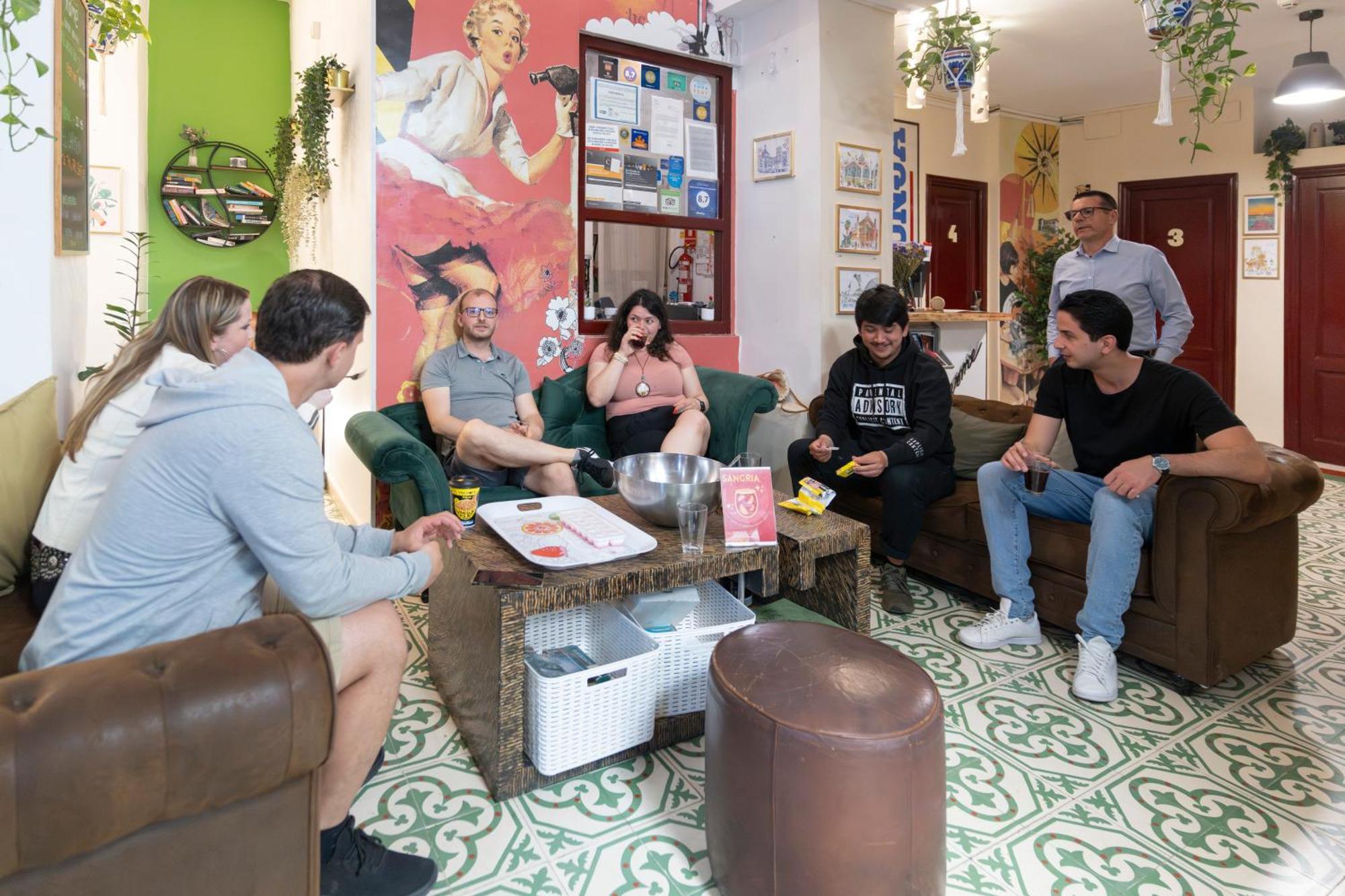 Home Youth Hostel By Feetup Hostels Valencia Exterior foto