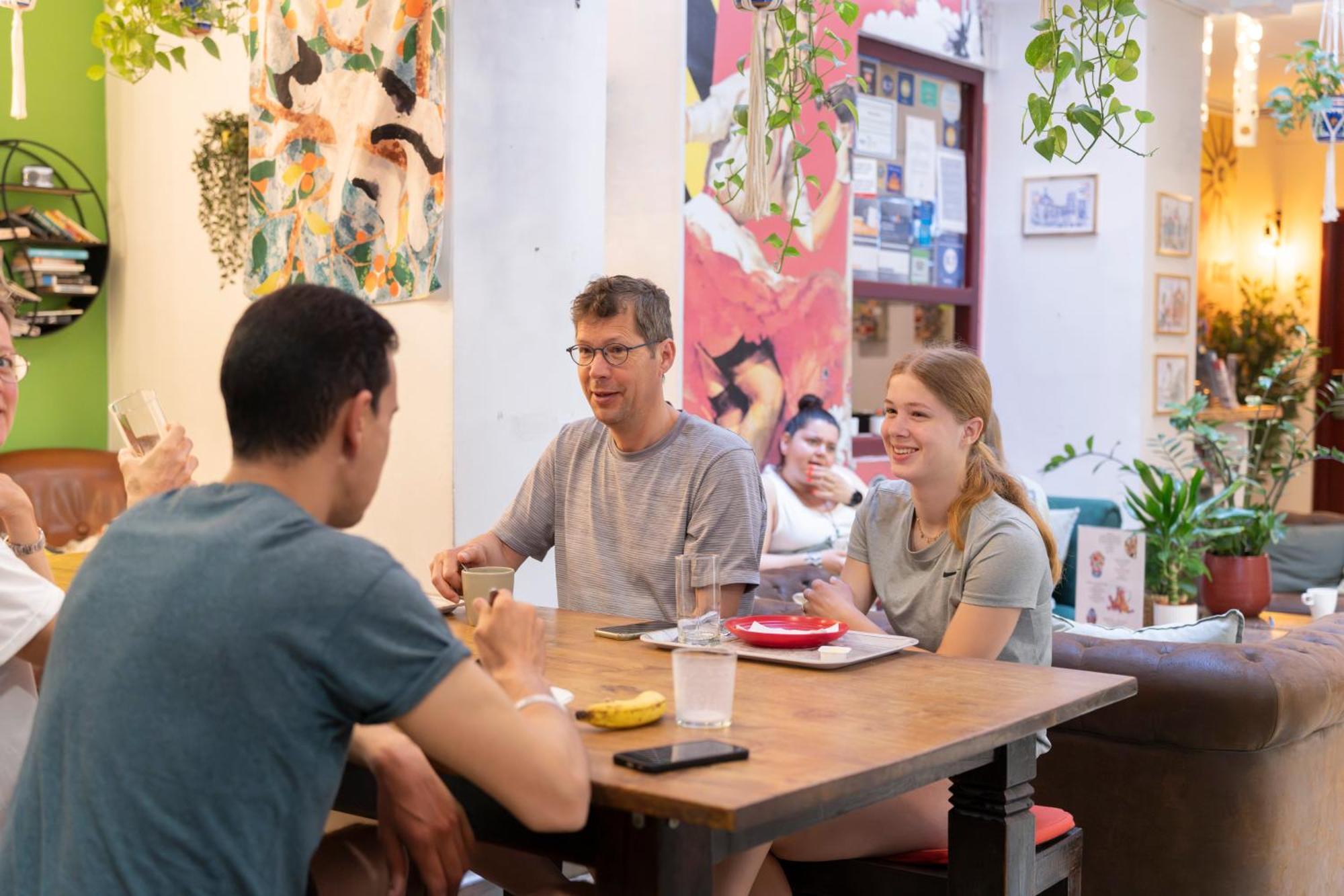 Home Youth Hostel By Feetup Hostels Valencia Exterior foto