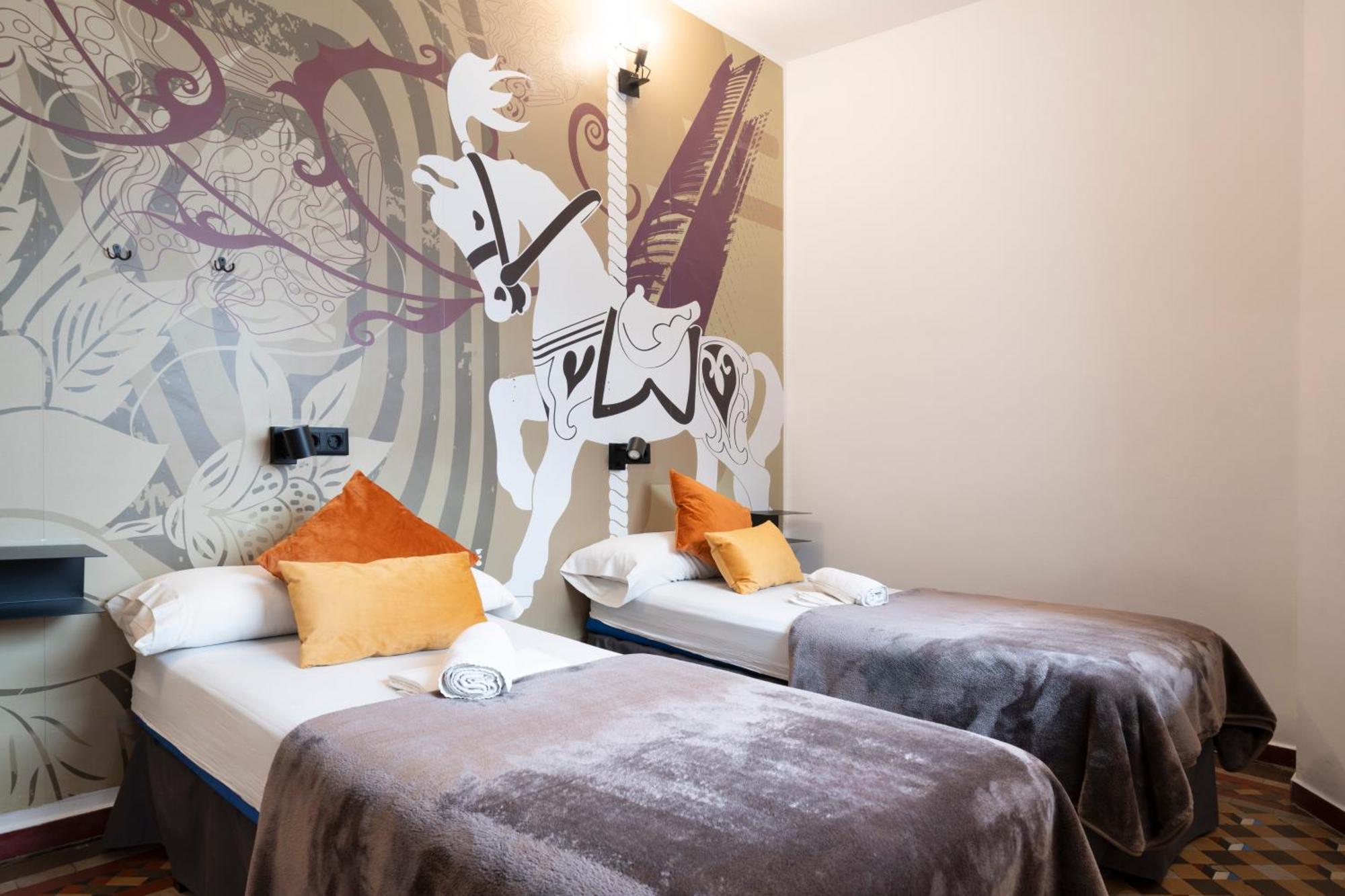 Home Youth Hostel By Feetup Hostels Valencia Exterior foto